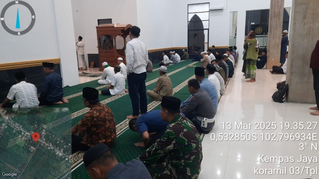Babinsa Koramil 03/Tpl Buka Bersama Dan Sholat Tarawih Bersama Warga Binaan