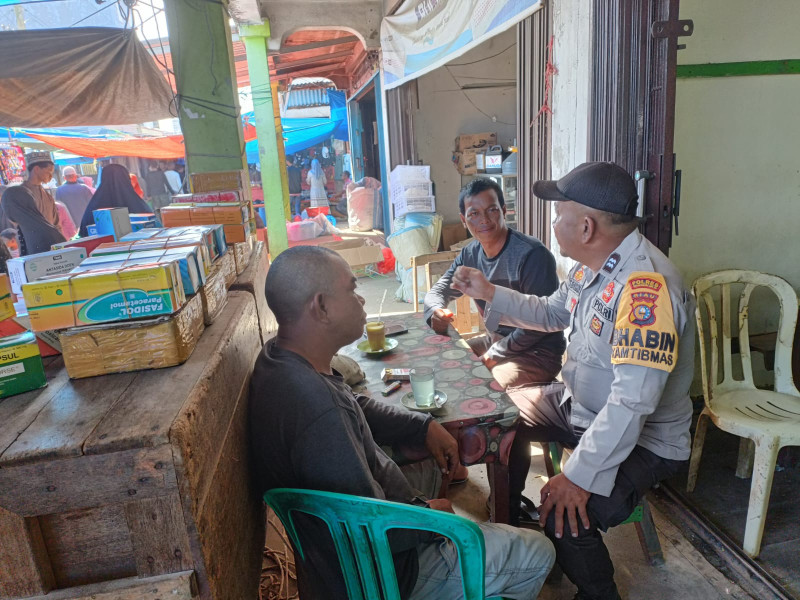 Berikan Edukasi dan Sosialisasi Pilkada Damai 2024, Bhabinkamtibmas Polsek Gaung Aiptu Edysah Putra Bagun Sambangi Warga