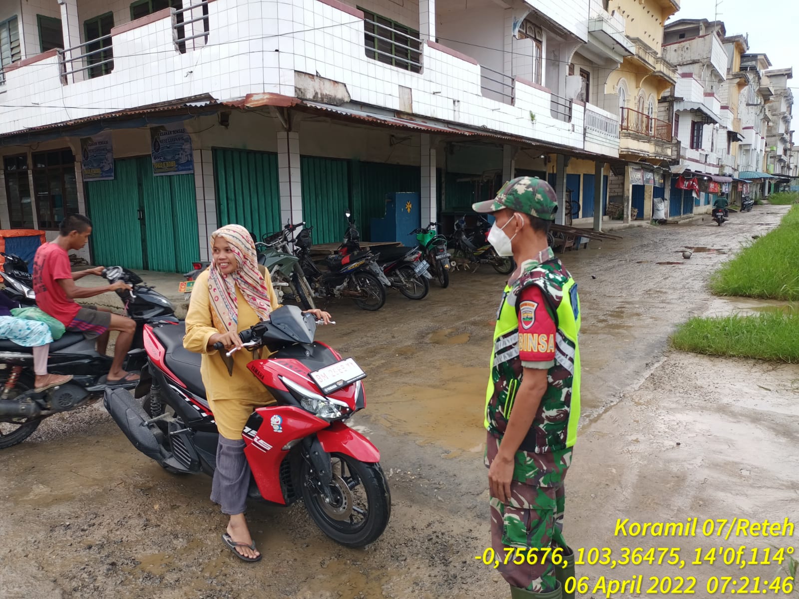 Terus Laksanakan Pengecekan dan Pengawasan di Pelabuhan Oleh Babinsa Koramil 07/Reteh