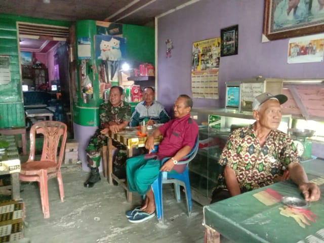 Babinsa 03/Tempuling Dan Warganya, Tumbuhkan Kekompakan Serta Kemanunggalan