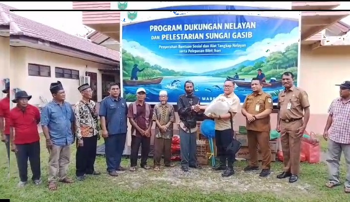 Perusahan PT AIP Berikan Sembako Kepada 45 Nelayan Kampung Kuala Gasib