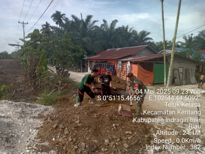 Meningkatkan Kesadaran dan Kepedulian Masyarakat: Babinsa Koramil 09/Kemuning Ajak Warga Goro