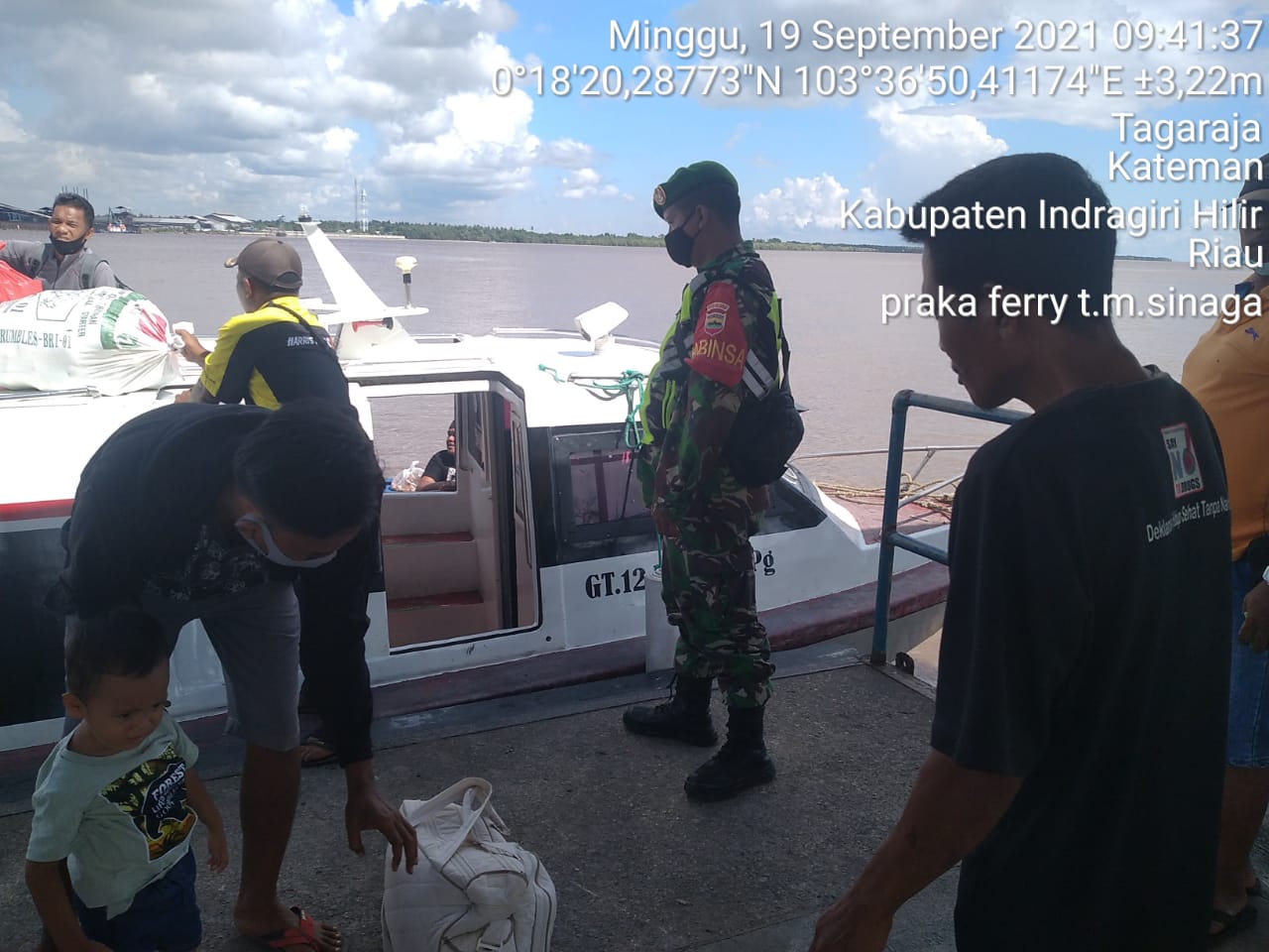 Praka Ferri Babinsa Koramil 06/Kateman Lakukan Pengecekkan di Pelabuhan Syahbandar