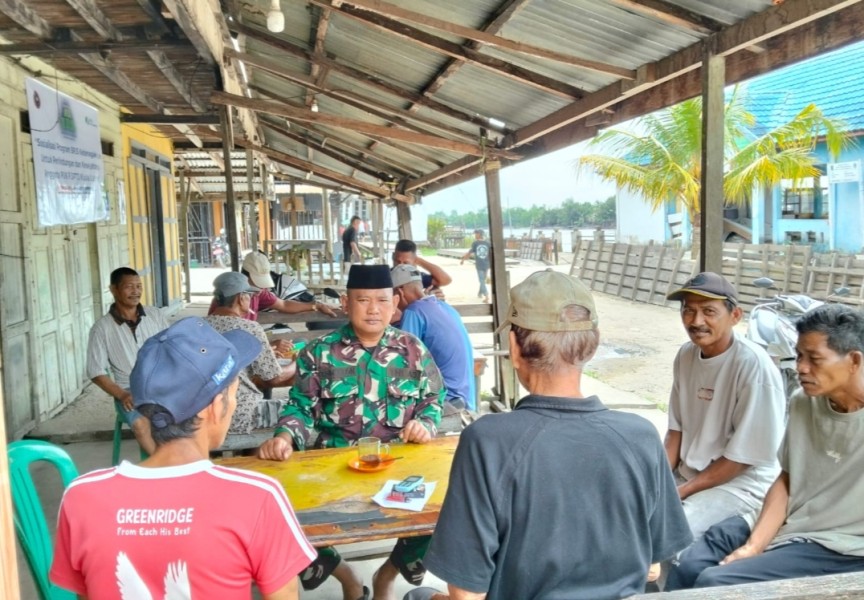 Babinsa 05/Gas Serma Tota Simbolon Lakukan Pengawasan SDM Bersama Masyarakat Gaung