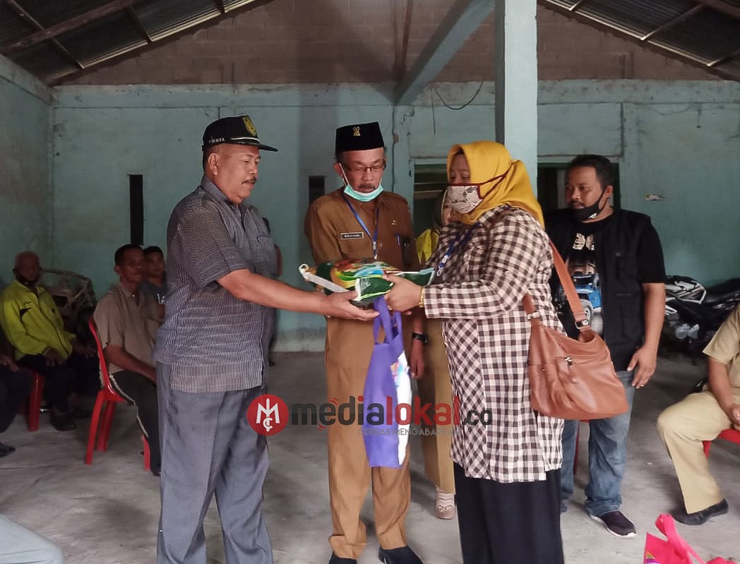 Marlis Syarif Ukir Senyuman Warga Seberang Tembilahan yang Ditimpa Musibah