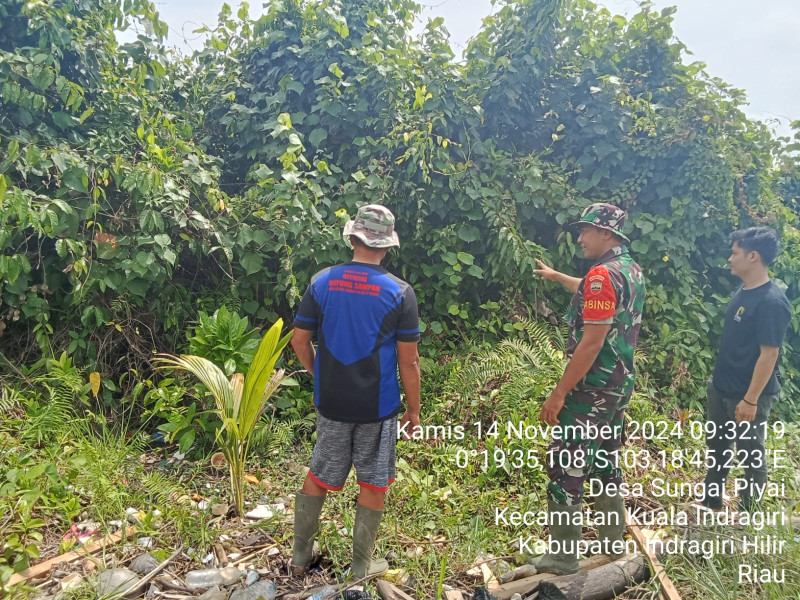Babinsa Koramil 04/Kuindra Rutin Laksanakan Patroli Karhutla Dengan Warga