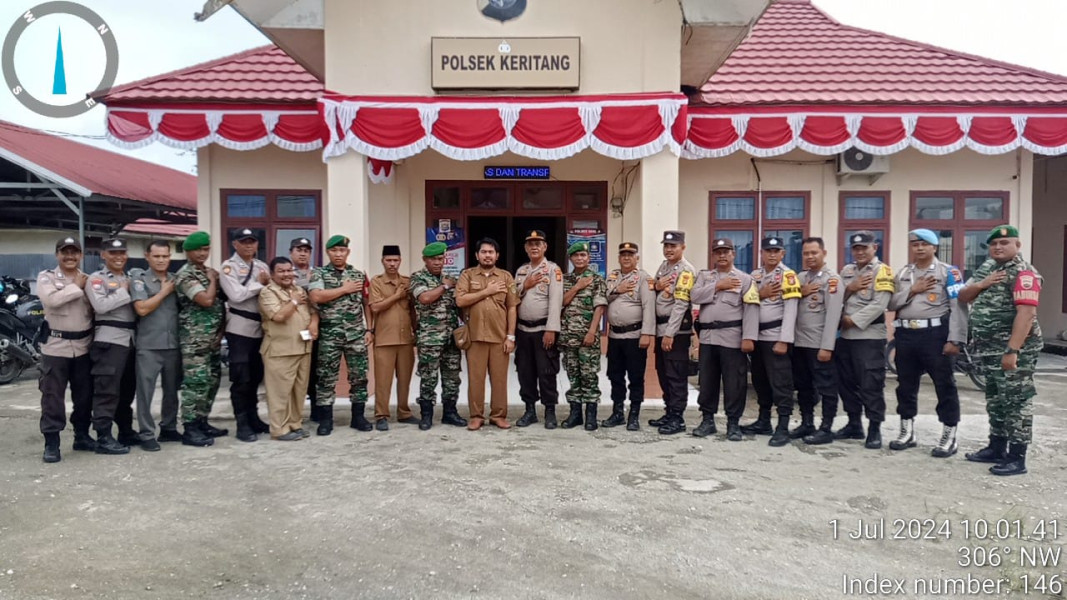 Danramil 09/Kmg Berikan Ucapan HUT Bhayangkara Ke-78 Ke Mapolsek Kecamatan Keritang Bersama Porkompincam