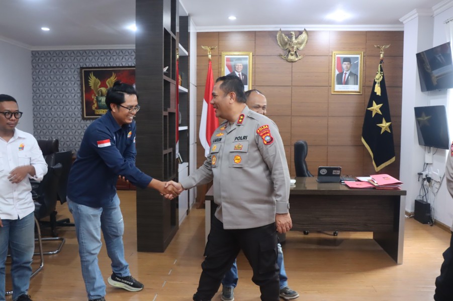 Irjed.Pol. Asep Safrudin Kapolda Kepri Terima Silaturahmi Batam TV Dorong Literasi Media Untuk Gen Z Irjed.Pol. Asep Safrudin Kapolda Kepri Terima Silaturahmi Batam TV Dorong Literasi Media Untuk Gen Z