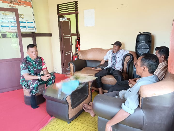 Koramil 07/Reteh Tingkatkan Keamanan dan Ketertiban di Desa Pandan Sari Melalui Komsos