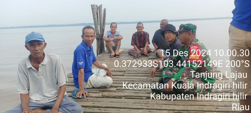 Babinsa Koramil 04/Kdr Dorong Kegiatan Mangrove di Desa Tanjung Lajau