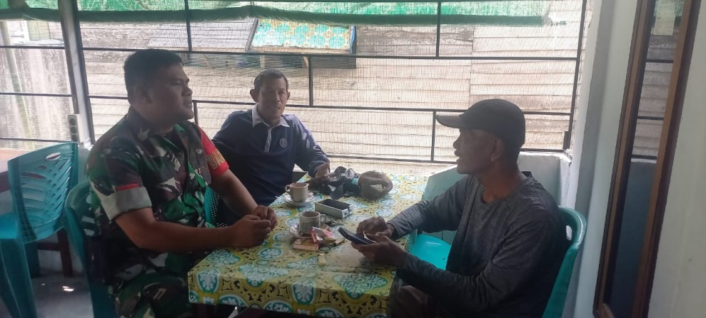 Babinsa Koramil 03/Tpl Praka LF Siallagan, Jalin Silaturahmi dan Kerja Sama dengan Masyarakat di Kampung Pancasila
