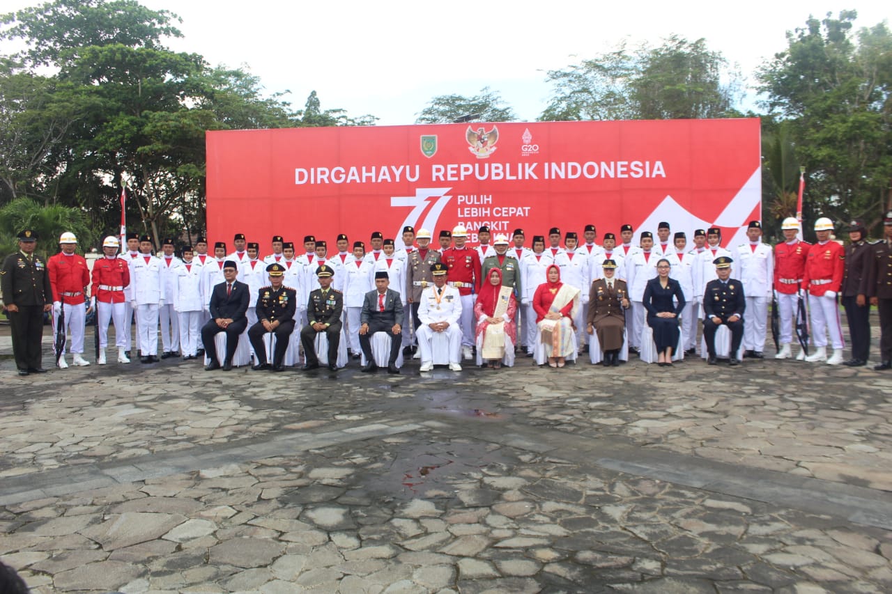 Dandim 0314/Inhil Ikuti Upacara HUT RI ke-77 Dilapangan Kantor Bupati Inhil