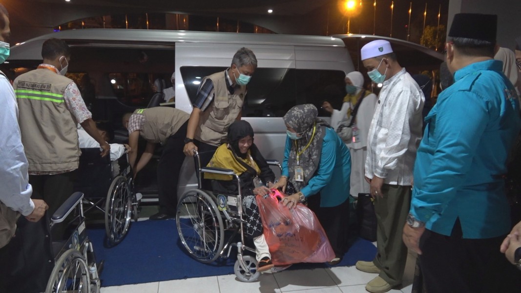 Bupati Herman Sambut Kepulangan 307 Jamaah Haji Inhil di Embarkasi Batam