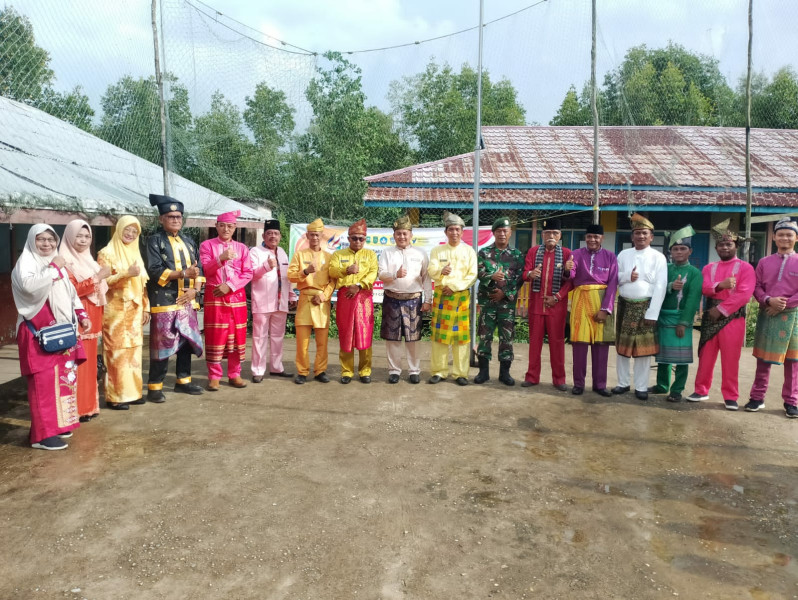 Peringatan HUT Provinsi Riau Ke 66, Danpos Concong Pelda Sri Wahyono Hadiri Apel Pagi