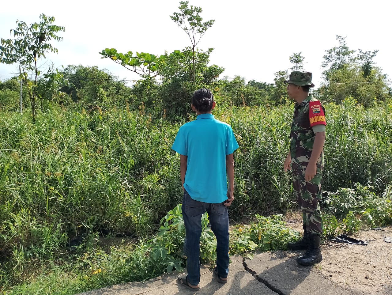 Sosialisasi Karlahut Bersama Babinsa Koramil 04/Kuindra di Kelurahan Concong