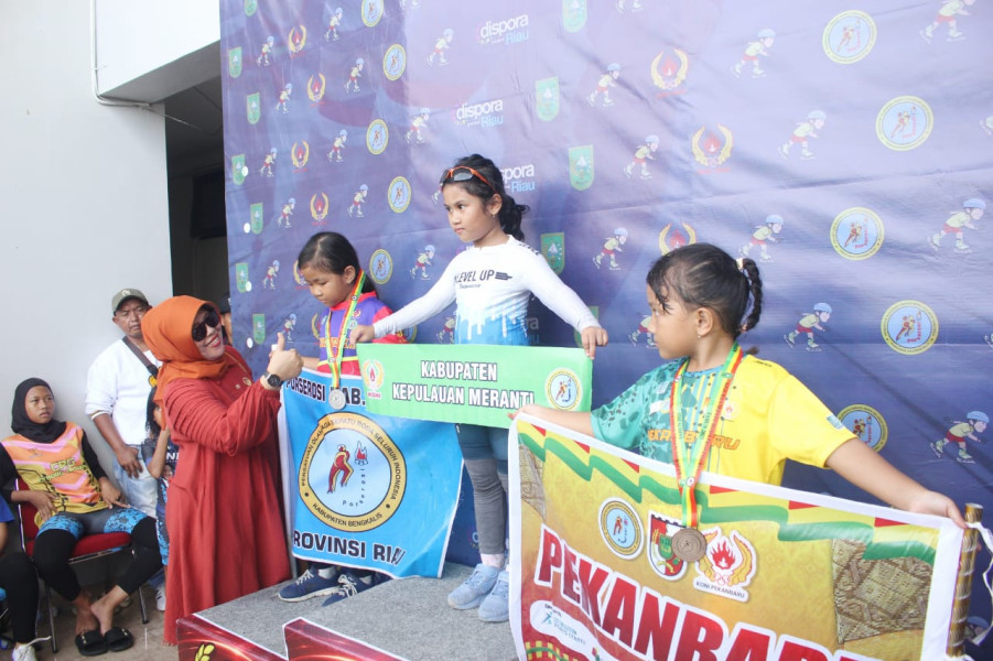 Asmar Bangga Atlet Meranti Raih 8 Medali Ikuti Kejurda Sepatu Roda Yang Di Gelar Disparpora Provinsi Riau