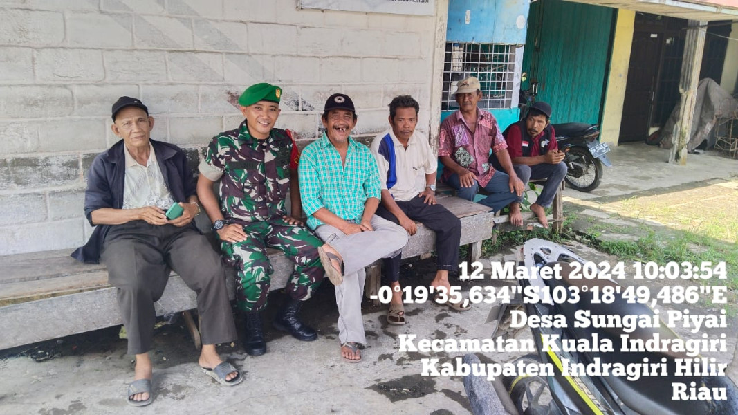 Hari Pertama Puasa, Babinsa Koramil 04/Kuindra Himbau Warga Jaga Kesehatan dan Stamina