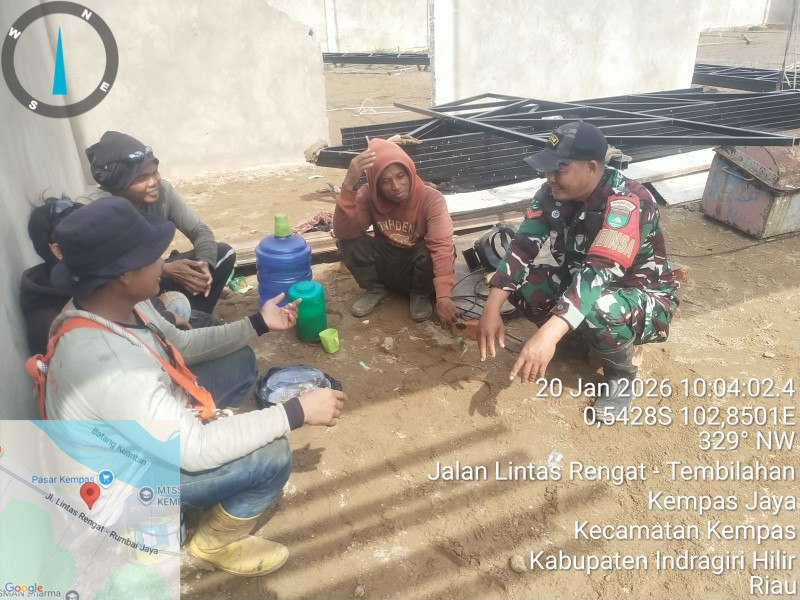 Babinsa Koptu Jalaludin Pantau Pembangunan Koperasi Merah Putih