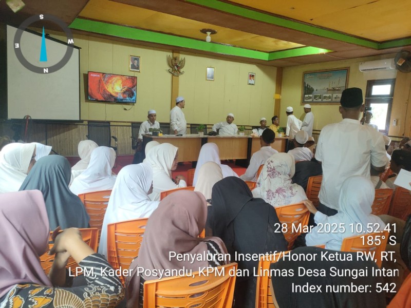 Jelang Lebaran,Pemerintah Desa Sungai Intan Berikan Apresiasi kepada Aparatur Desa