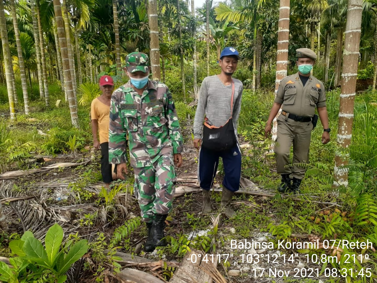 Babinsa Koramil 07/Reteh Gencarkan Patroli Karhutla di Pulau Kijang Bersama Masyarakat