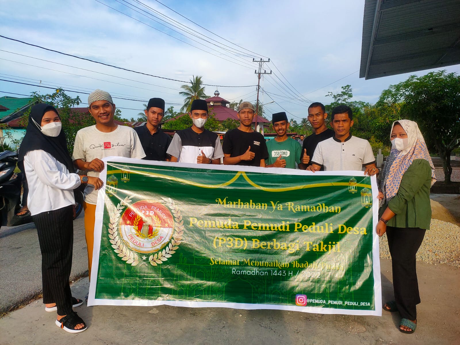 P3D Bagi-Bagi Takjil Di Jalan Utama Pangkalan Batang