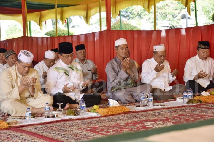 Bupati HM.Wardan : ajak Masyarakat Meramaikan Mesjid. 