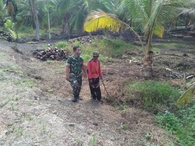 Babinsa Koramil 04/Kuindra Bersama Masyarakat Terus Adakan Patroli Rutin di Kelurahan Sapat