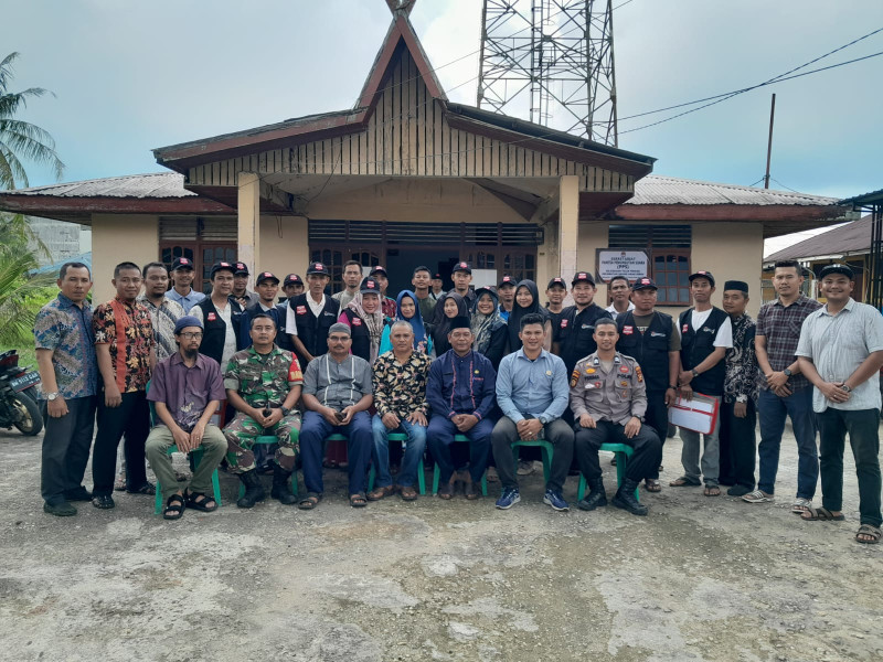 Rapat Pleno Terbuka Rekapitulasi Daftar Pemilih Hasil Pemutakhiran Pemilu 2024 Di Kelurahan Teluk Pinang