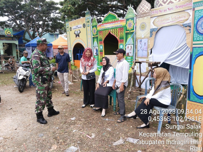 Babinsa Melaksanakan Komsos Dengan Panitia MTQ ke XLIV Tahun 2023 Tingkat Kecamatan Tempuling