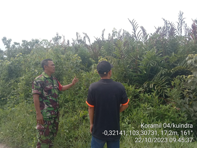 Untuk Mencegah Kebakaran, Babinsa Koramil 04/Kuindra Lakukan Patroli Karlahut
