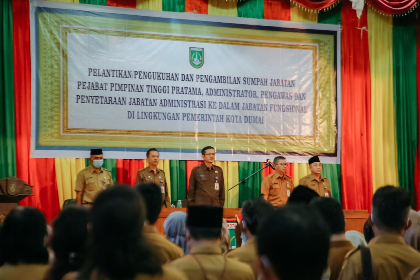 Penyederhanaan Birokrasi, Sekdako Dumai Lantik 226 Pejabat Struktural dan 272 Pejabat Fungsional