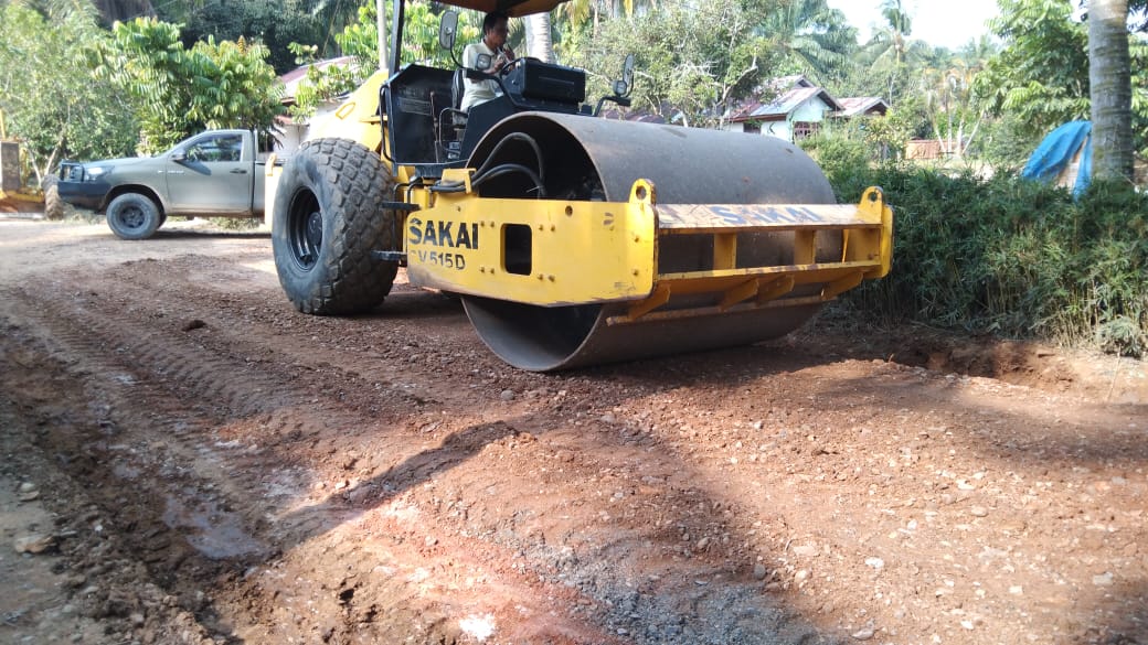 Capai 5,5 persen Pemeliharaan Badan Jalan di desa Tapung Jaya terus dikebut