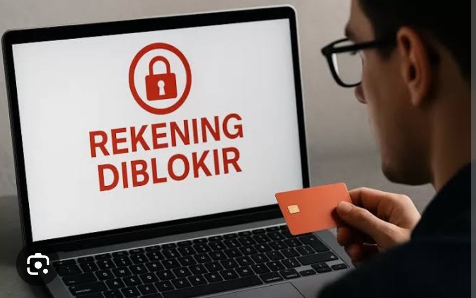 Tanpa Sosialisasi, Sekitar 16.000 Rekening BRK Syari'ah Tembilahan di Blokir dan Sistemnya Dinilai Sangat Jauh Tertinggal Dari Bank Lain