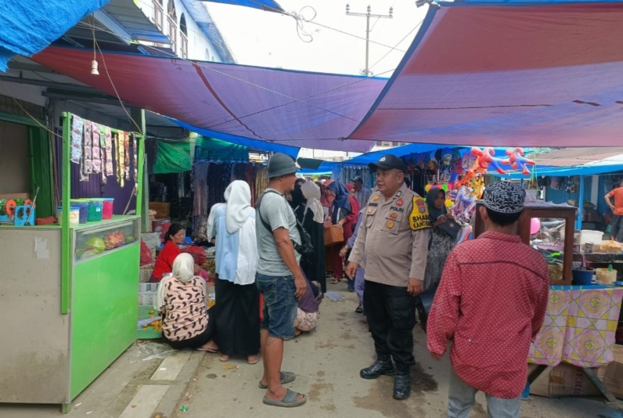 Sambang Warga: Bhabinkamtibmas Desa Belantaraya Sampaikan Pesan Kamtibmas