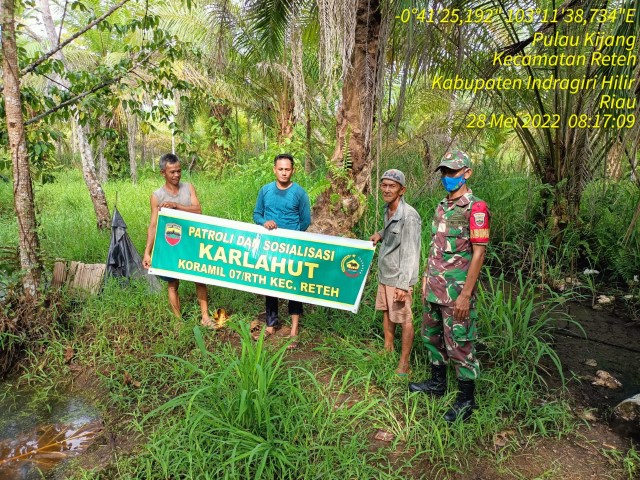 Babinsa Koramil 07/Reteh, Praka Bobi Ariyanto Himbau Warga Agar Menjaga Karhutla