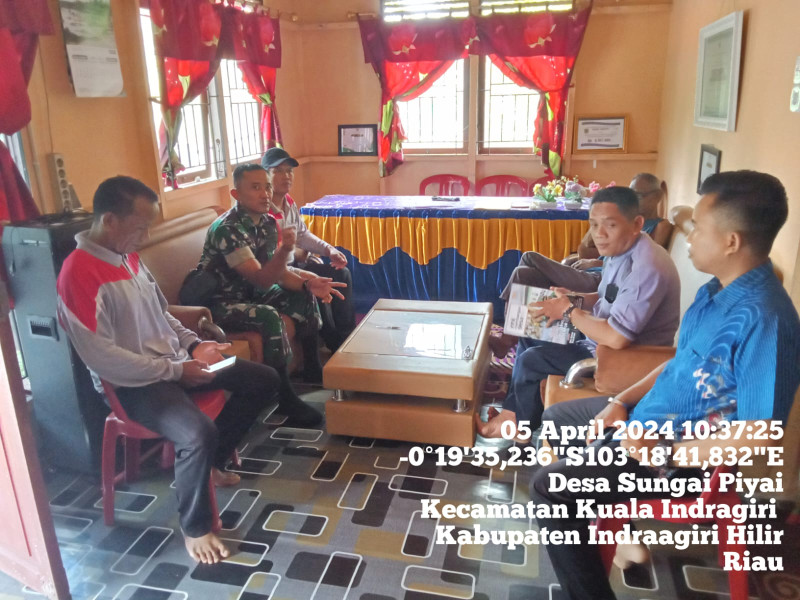 Ciptakan Hubungan Harmonis, Babinsa Koramil 04/Kuindra Rutin Turun Ke Wilayah Untuk Laksanakan Komsos