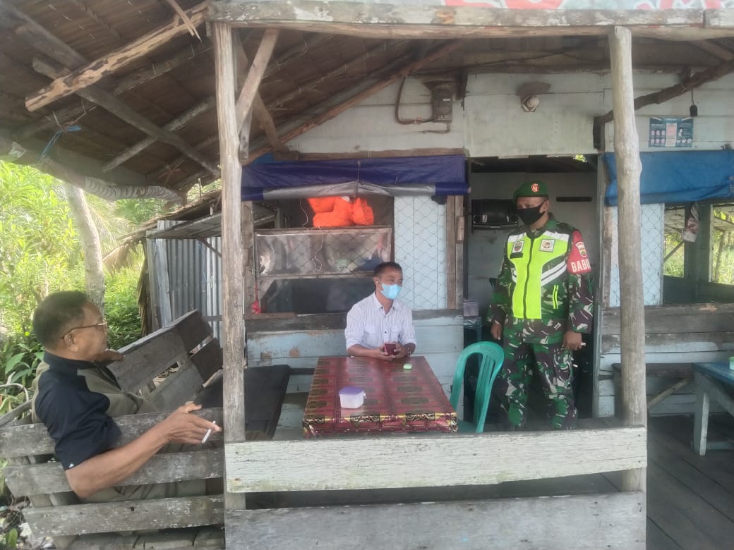 Koramil 04/Kuindra Fokuskan Penegakan Protkes di Pasar dan Kedai Kopi