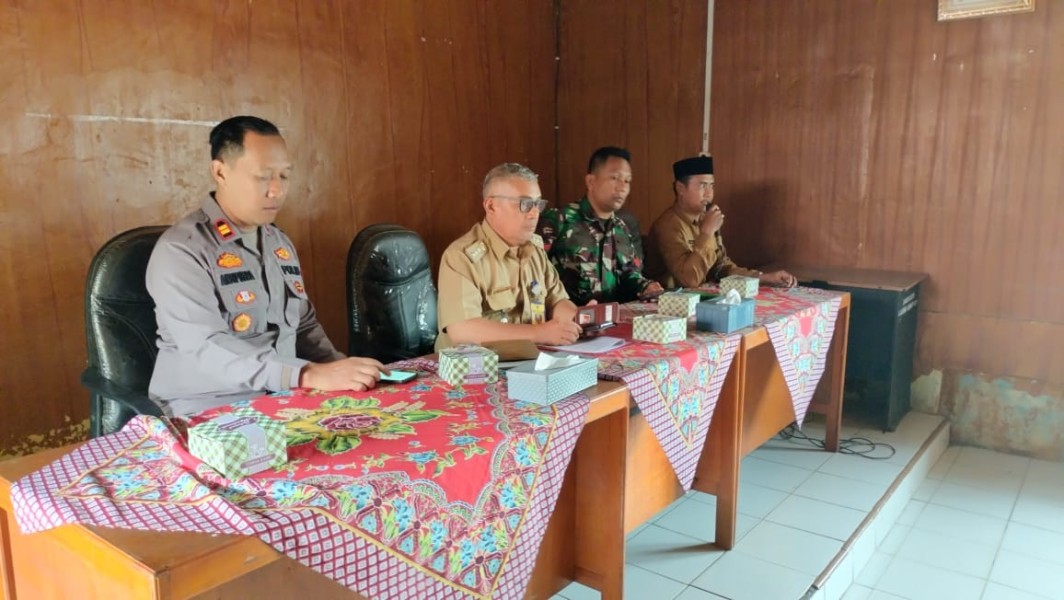 Matangkan Persiapan Hari Kemerdekaan, Babinsa Koramil 05/Gas Hadiri Rapat Jelang HUT RI ke-80