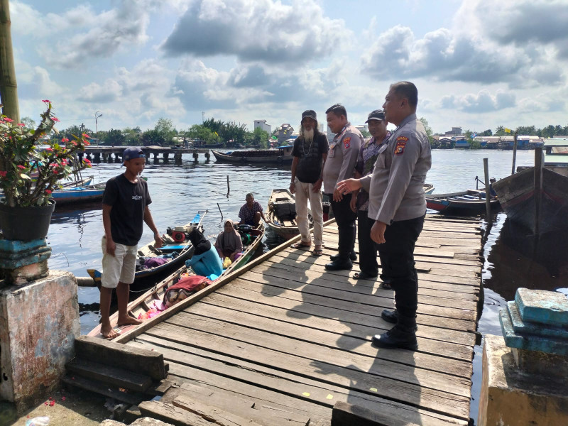 Ps.Kanit Samapta Bripka Ronald Imt Manullang Bersama Bripka Iwan Riyadi Ciptakan Keamanan dan Ketertiban di Lingkungan