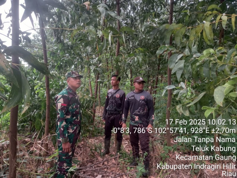 Babinsa Koramil 05/Gas Kodim 0314/Inhil Pratu Sandi Wahyudi Rutin Lakukan Patroli Mitigasi Dengan Masyarakat