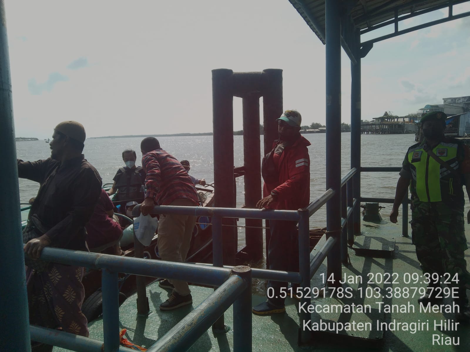 Penegakan Hukum Protkes Rutin Dilakukan Babinsa 02/Tanah Merah