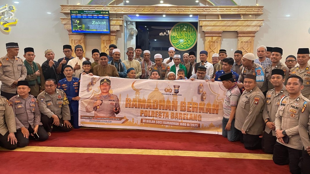 Polresta Barelang Gelar Shalat Tarawih Bersama  di Masjid Nurul Janah Eden Park, Tingkatkan Keimanan dan Sinergi dengan Masyarakat