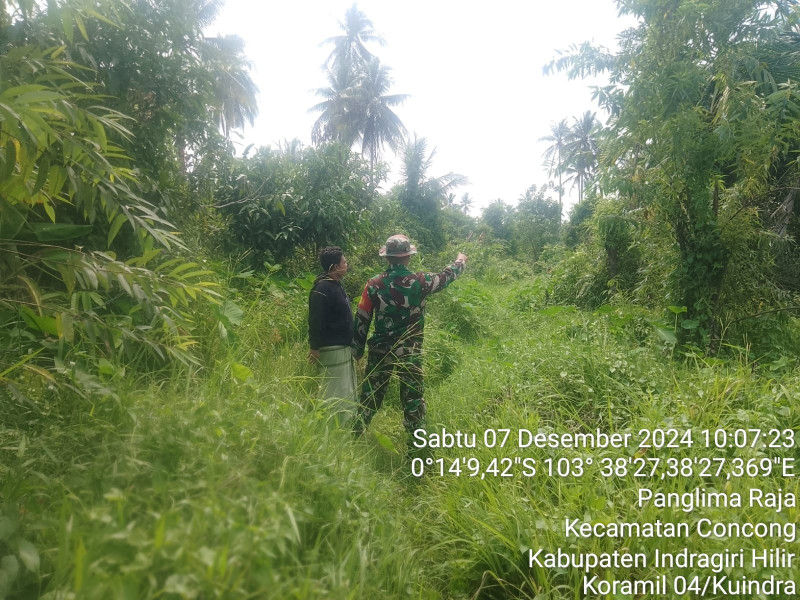 Babinsa Koramil 04/Kdr Lakukan Patroli dan Sosialisasi Karhutla di Desa Panglima Raja