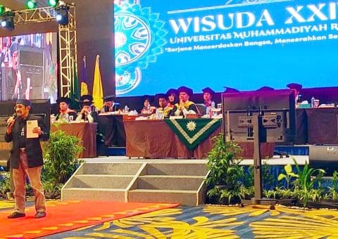 Penasehat JMSI Riau Baca Pusi di Wisuda ke-24 Universitas Muhammadyah Riau