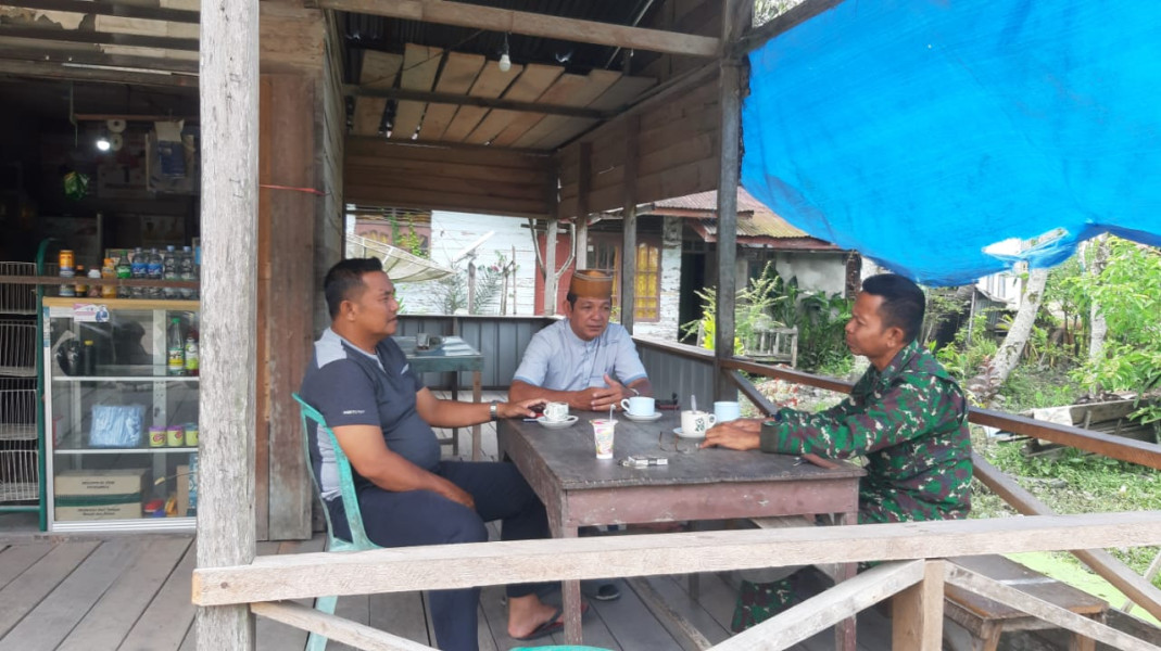 Koramil 07/Reteh Jalin Silaturahmi Sekaligus Berikan Informasi Terkait Situasi di Binaan