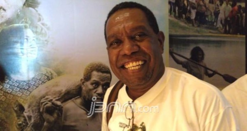 Edo Kondologit: Orang Papua Punya Adat Bakar Batu