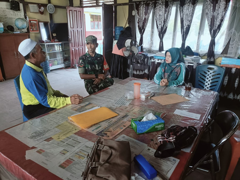 Tahun Ajaran Baru, Babinsa 03/Tpl Melaksanakan Komsos Dengan Kepala Sekolah dan Para Guru SD