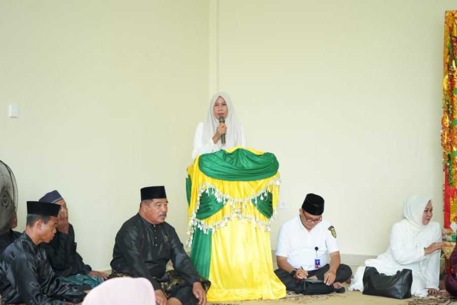 Wakil Bupati Inhil Tinjau Skrining Kesehatan dan Berikan Santunan Kaum Dhuafa