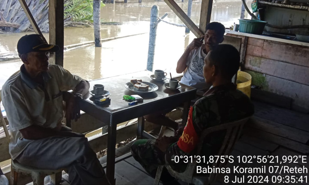 Melalui Komsos, Koramil 07/Reteh Jalin Silaturahmi Dengan Sesama