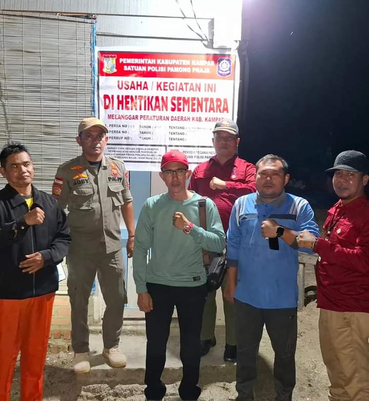 Satpol PP Kampar Tertibkan Warung Remang-remang di Desa Pantai Cermin